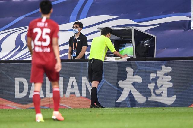 萨林杰31+15深圳2-1北控晋级八强 陈国豪30+9